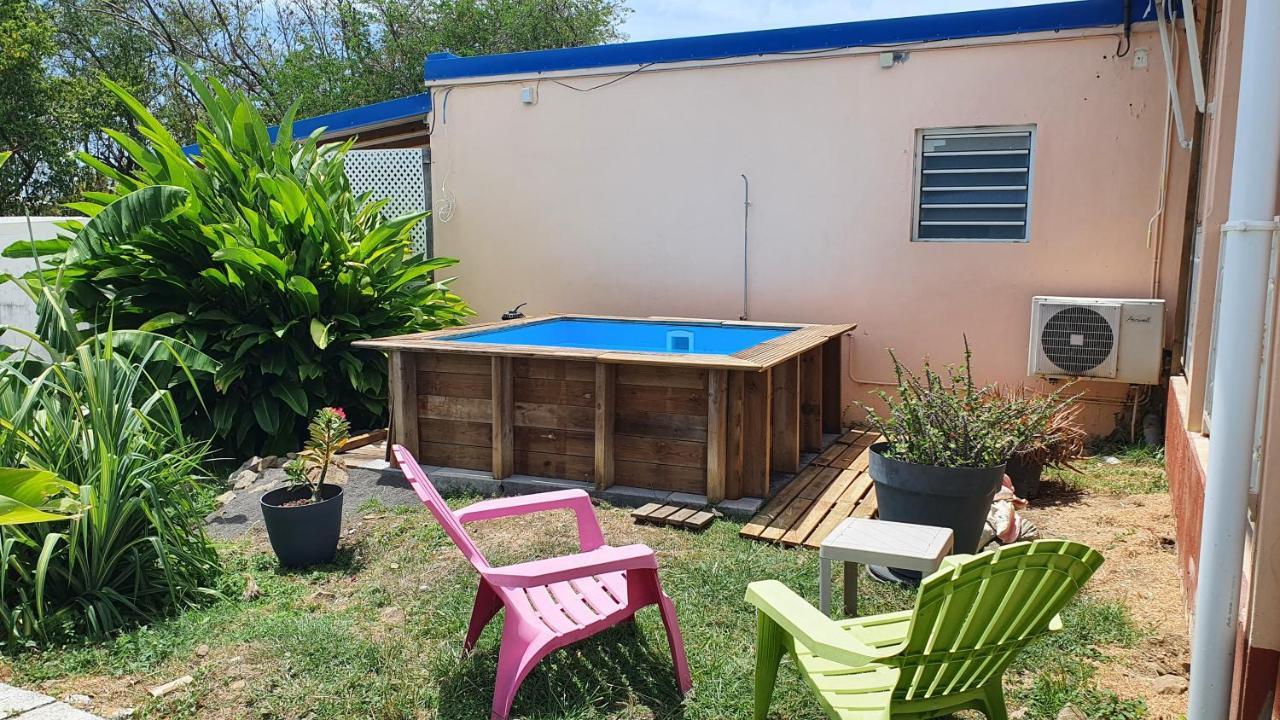 Les Ti Kaz A Papé Choisissez Avec Ou Sans Piscine Hébergement de vacances Deshaies